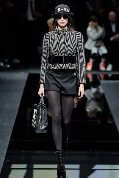 Look 12